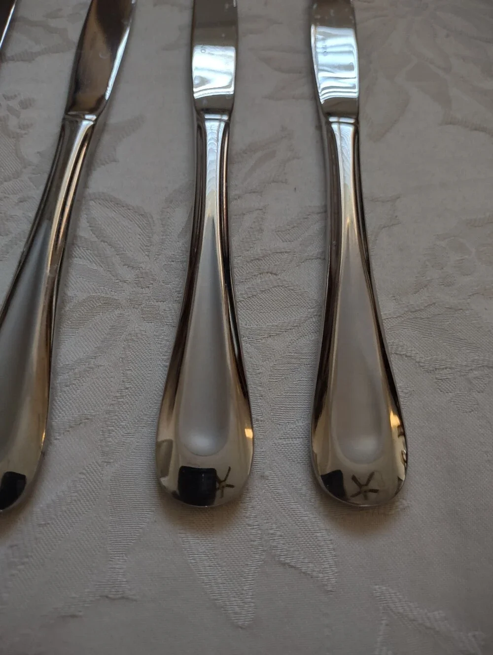 Oneida 4 Dining Cutlery